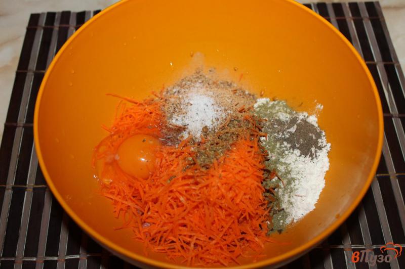 Фото приготовление рецепта: Морковно - мясные котлеты шаг №3