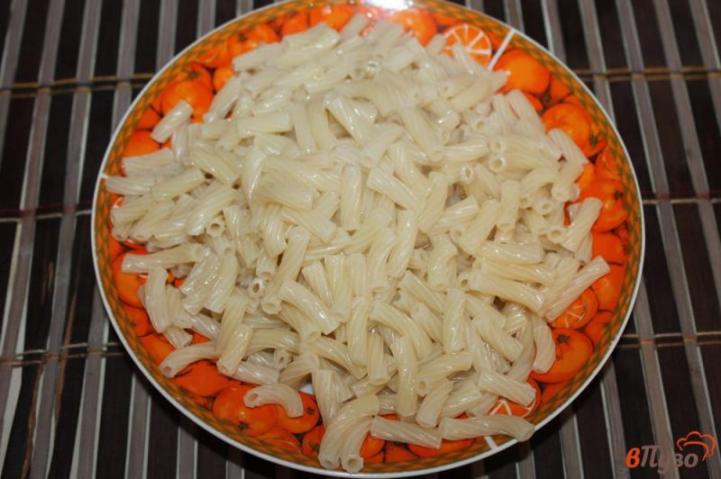 Фото приготовление рецепта: Макаронная запеканка с кабачком в сливочно - яичной заливке шаг №5