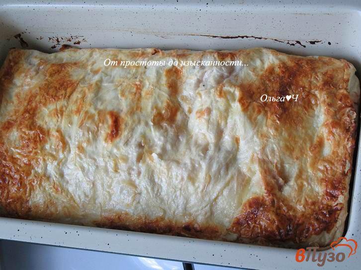 Фото приготовление рецепта: Пирог из лаваша с творогом и вишней шаг №8