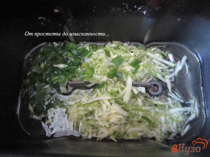 Фото приготовление рецепта: Ржано-пшеничный хлеб с кабачком и зеленым луком шаг №1