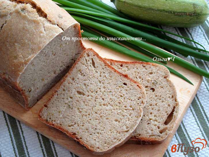 Фото приготовление рецепта: Ржано-пшеничный хлеб с кабачком и зеленым луком шаг №5