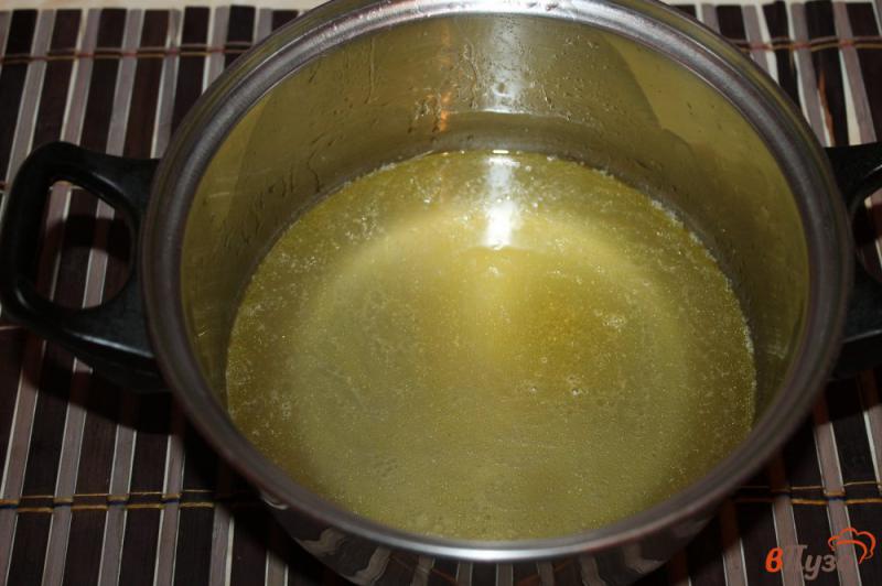Фото приготовление рецепта: Грибной суп с яйцом без картофеля шаг №1