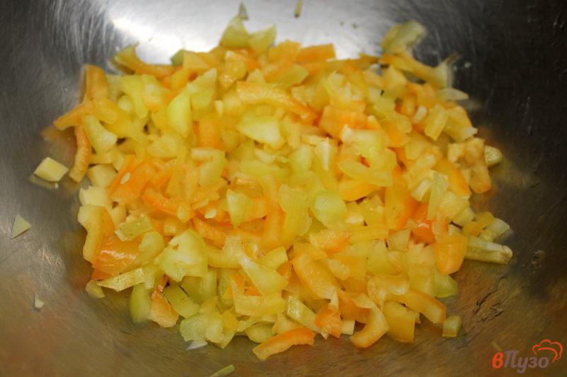 Фото приготовление рецепта: Лаваш с овощами и сыром шаг №2