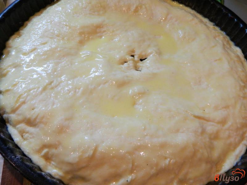 Фото приготовление рецепта: Закрытый пирог с квашеной капустой и грибами шаг №8