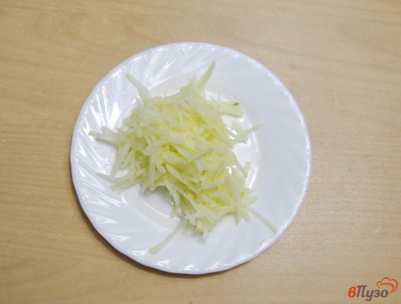 Фото приготовление рецепта: Салат с помидором и пекинской капустой шаг №4