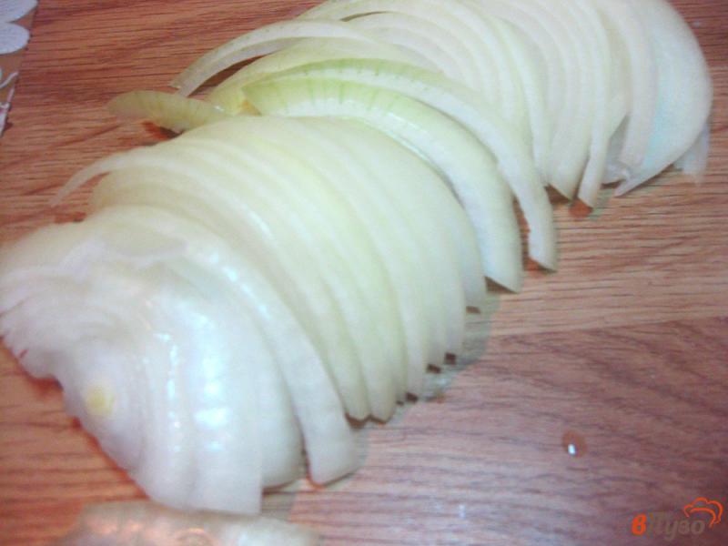 Фото приготовление рецепта: Скумбрия запеченная с овощами шаг №3