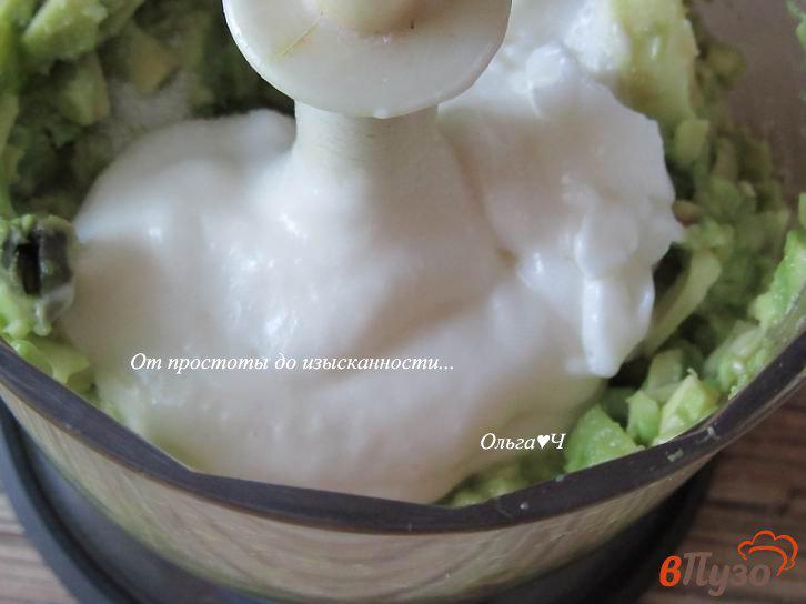 Фото приготовление рецепта: Закусочный крем из авокадо шаг №2