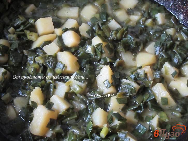 Фото приготовление рецепта: Суп-пюре из зеленого лука шаг №3