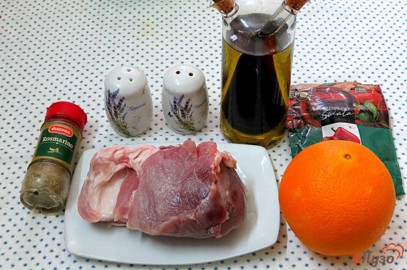 Фото приготовление рецепта: Свинина с апельсинами в духовке шаг №1