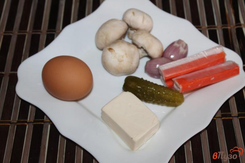 Фото приготовление рецепта: Салат « Домашний » с жареными грибами шаг №1
