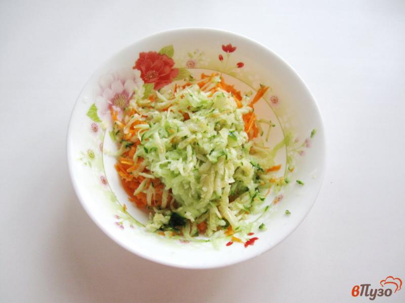 Фото приготовление рецепта: Салат с морковью и сыром шаг №2