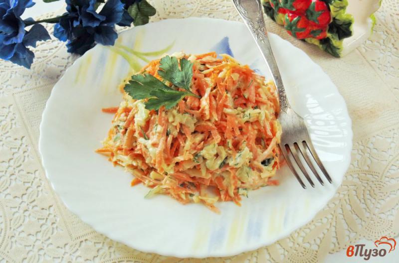 Фото приготовление рецепта: Салат с морковью и сыром шаг №8
