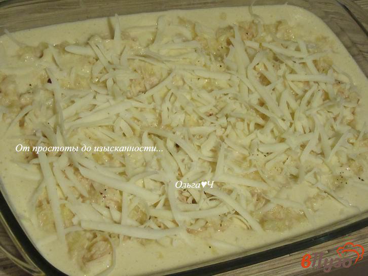 Фото приготовление рецепта: Заливной пирог с курицей и картофельным пюре шаг №5