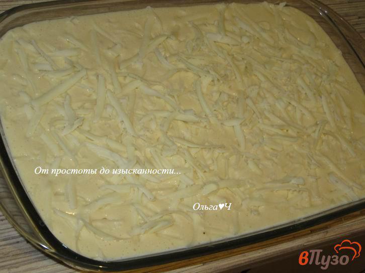 Фото приготовление рецепта: Заливной пирог с курицей и картофельным пюре шаг №6