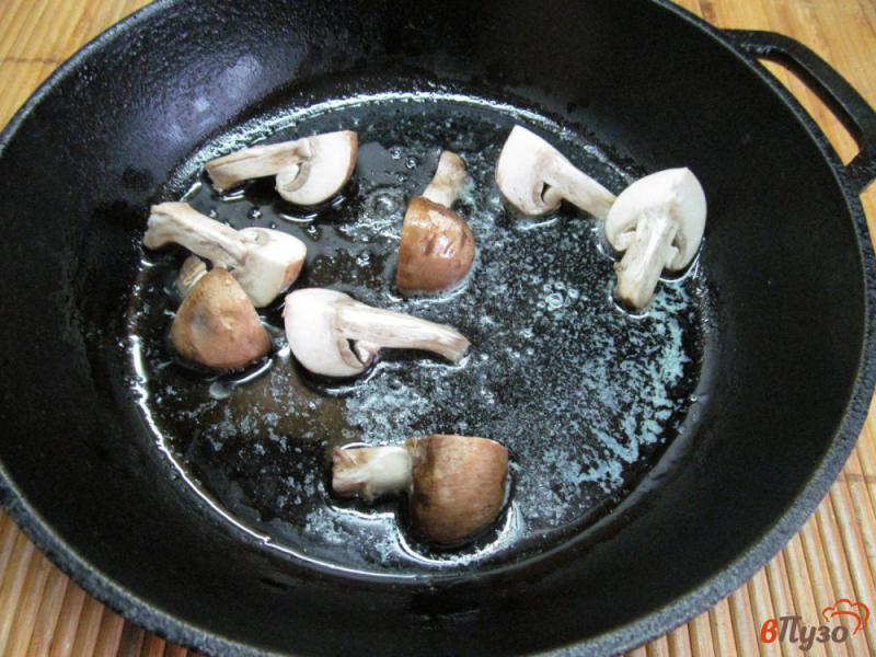 Фото приготовление рецепта: Феттучини с ветчиной и грибами шаг №1