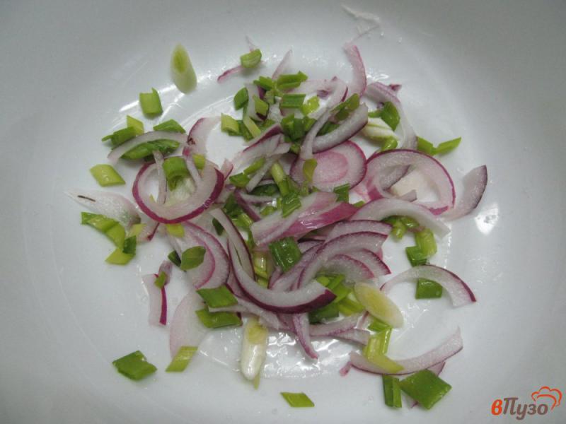 Фото приготовление рецепта: Салат с колбасой и фасолью шаг №1