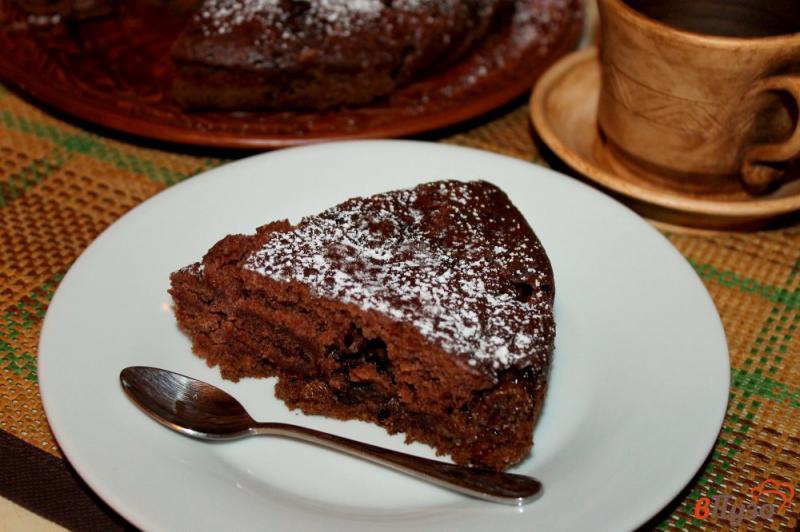 Фото приготовление рецепта: Пирог с какао и клубникой в мультиварке шаг №8
