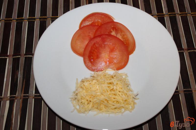Фото приготовление рецепта: Котлеты из картофеля и моркови с начинкой или помидора и сыра шаг №6