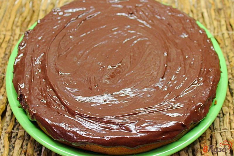 Фото приготовление рецепта: Пирог с шоколадной прослойкой шаг №6