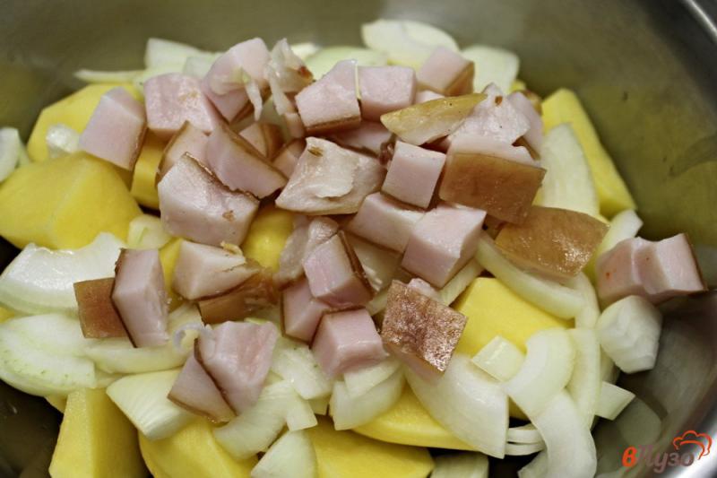 Фото приготовление рецепта: Картофель с салом запеченый в рукаве шаг №3