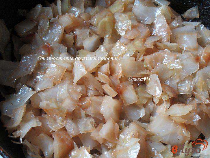 Фото приготовление рецепта: Заливной пирог с капустой и курицей шаг №2