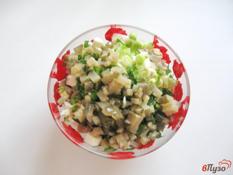 Фото приготовление рецепта: Салат из отварной индейки с грибами шаг №5