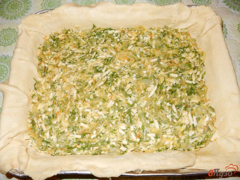 Фото приготовление рецепта: Луково-сырный пирог шаг №16