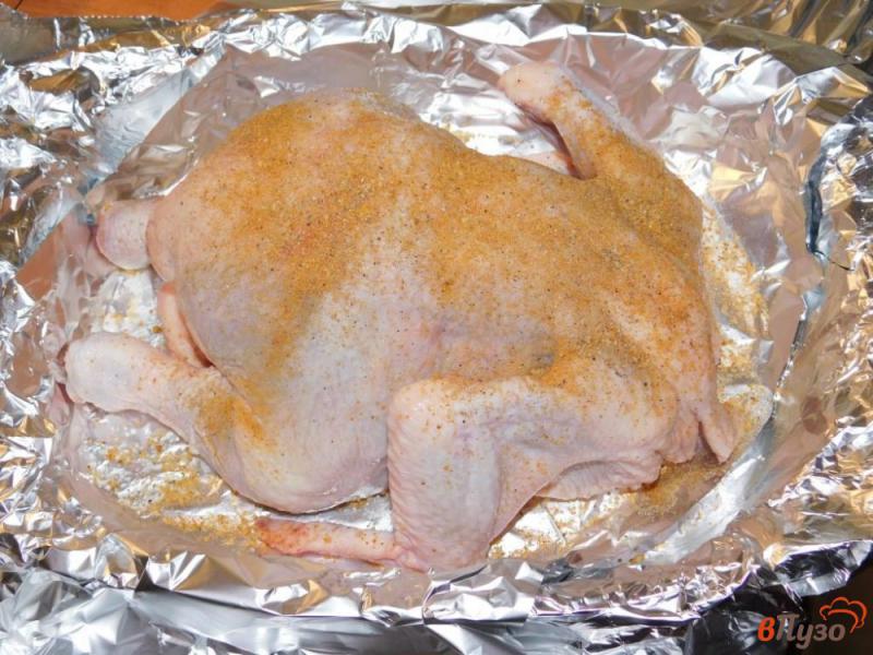 Фото приготовление рецепта: Курица, запеченная в сметанно-вишневом соусе шаг №2