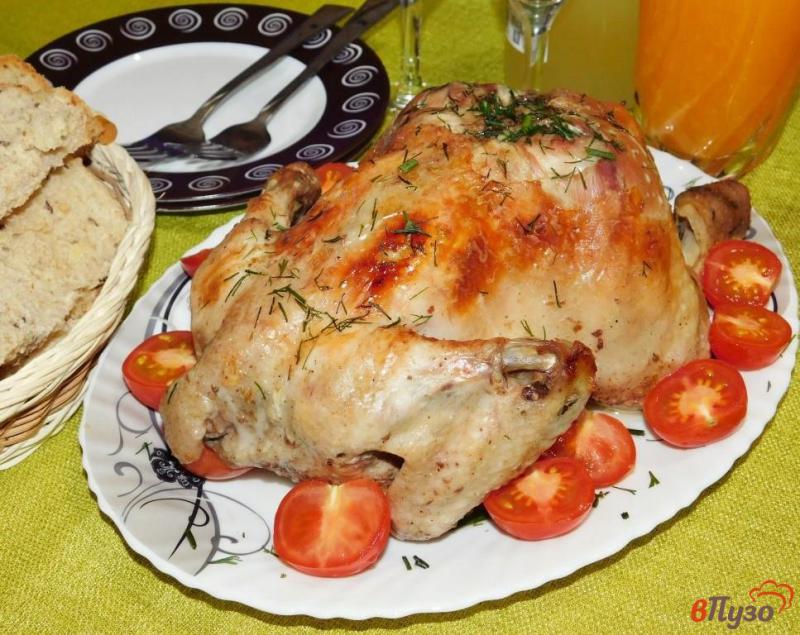 Фото приготовление рецепта: Курица, запеченная в сметанно-вишневом соусе шаг №4