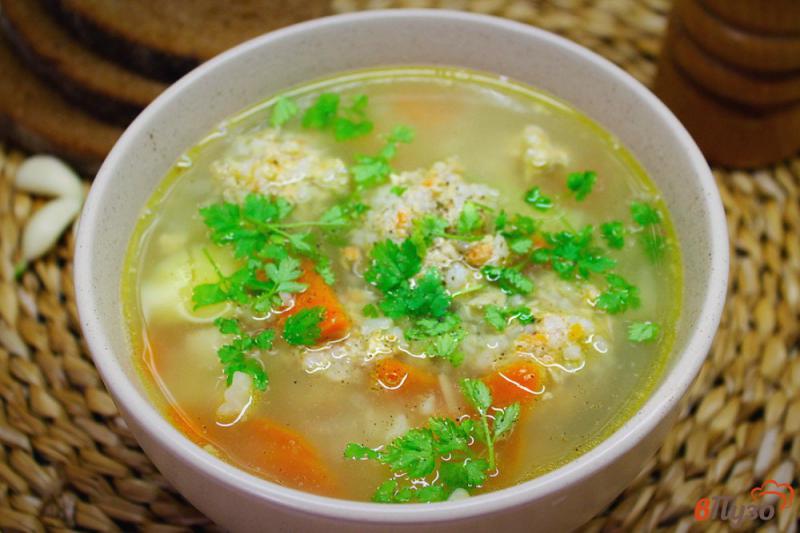 Фото приготовление рецепта: Суп с фрикадельками и цветной капустой шаг №7