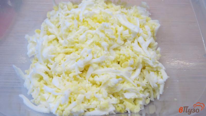 Фото приготовление рецепта: Яично - сырная закуска шаг №1