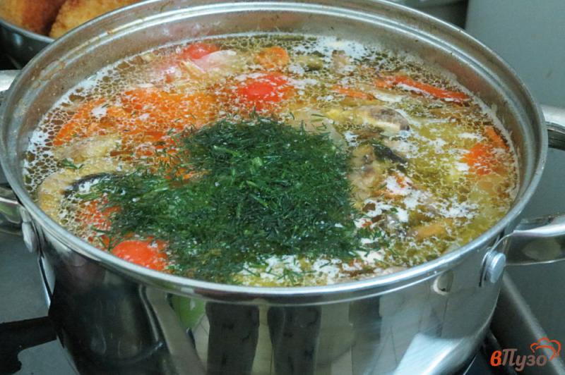 Фото приготовление рецепта: Овощной суп с шампиньонами шаг №8