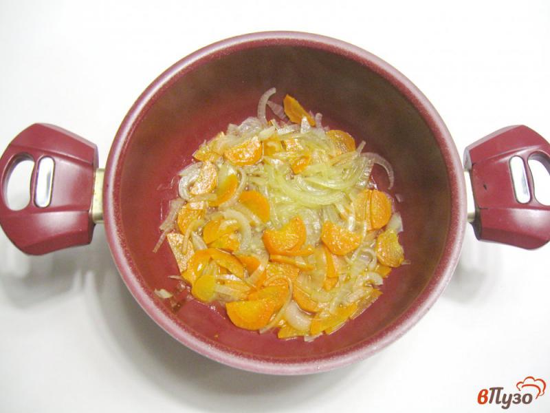 Фото приготовление рецепта: Пеленгас в томатном соусе шаг №2