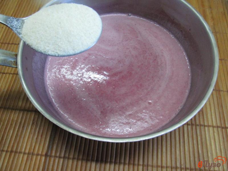 Фото приготовление рецепта: Мусс из замороженных ягод шаг №3