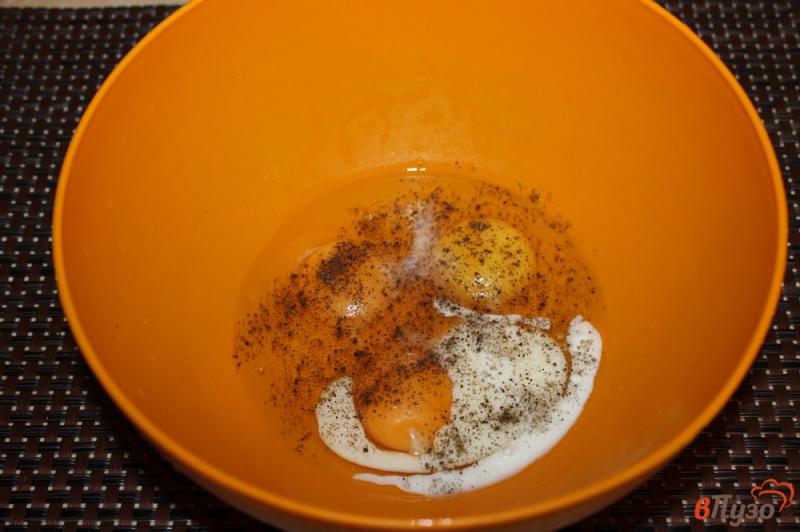 Фото приготовление рецепта: Омлет в духовке с грибами и куриной ветчиной шаг №5