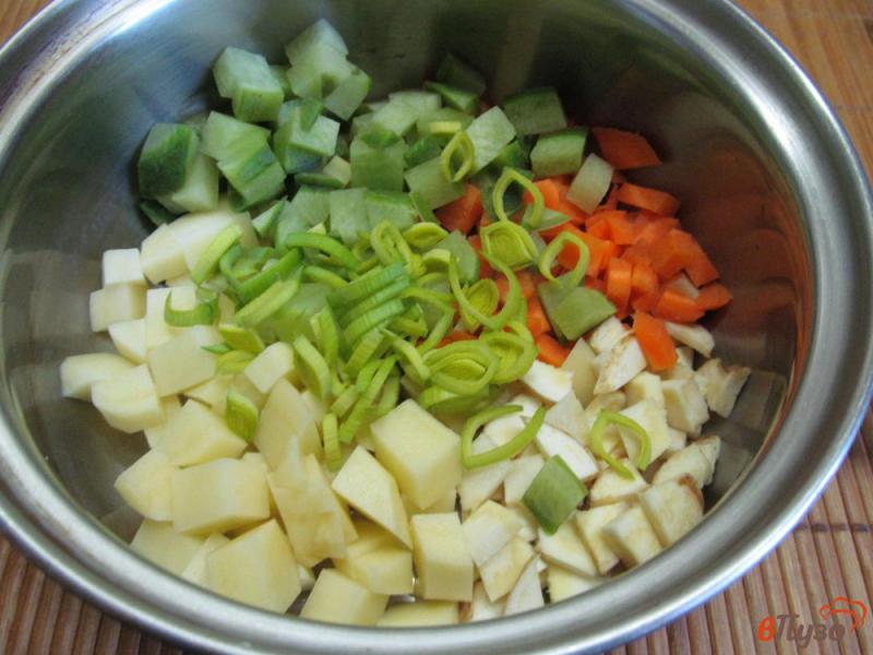 Фото приготовление рецепта: Фасолевый суп с репой шаг №2