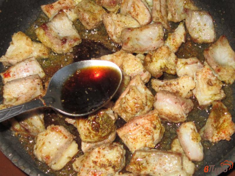 Фото приготовление рецепта: Рагу из говядины с картофелем и помидорами шаг №4