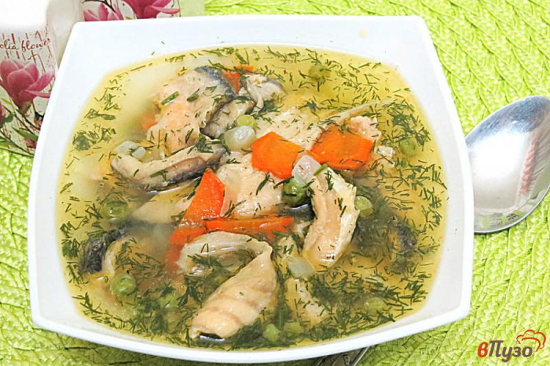 Фото приготовление рецепта: Суп с лососем и горошком шаг №8