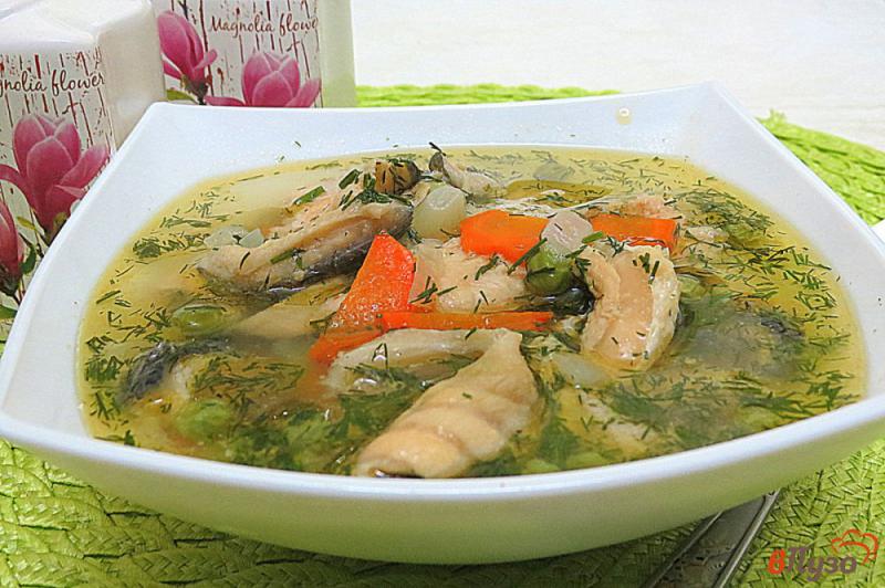 Фото приготовление рецепта: Суп с лососем и горошком шаг №9