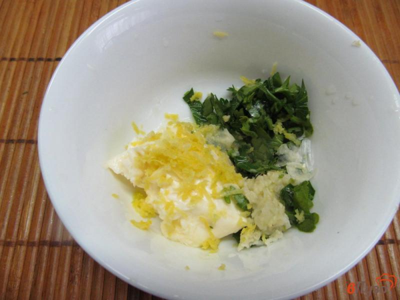 Фото приготовление рецепта: Вареный картофель под сыром и соусом шаг №1