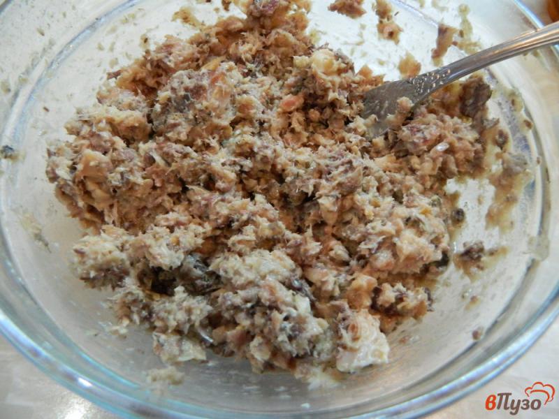 Фото приготовление рецепта: Салат Мимоза с соленым огурцом шаг №1