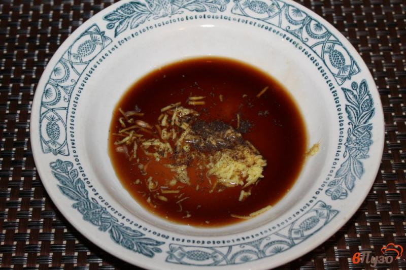 Фото приготовление рецепта: Запеченный стейк лосося в соево - имбирном маринаде с овощами шаг №2