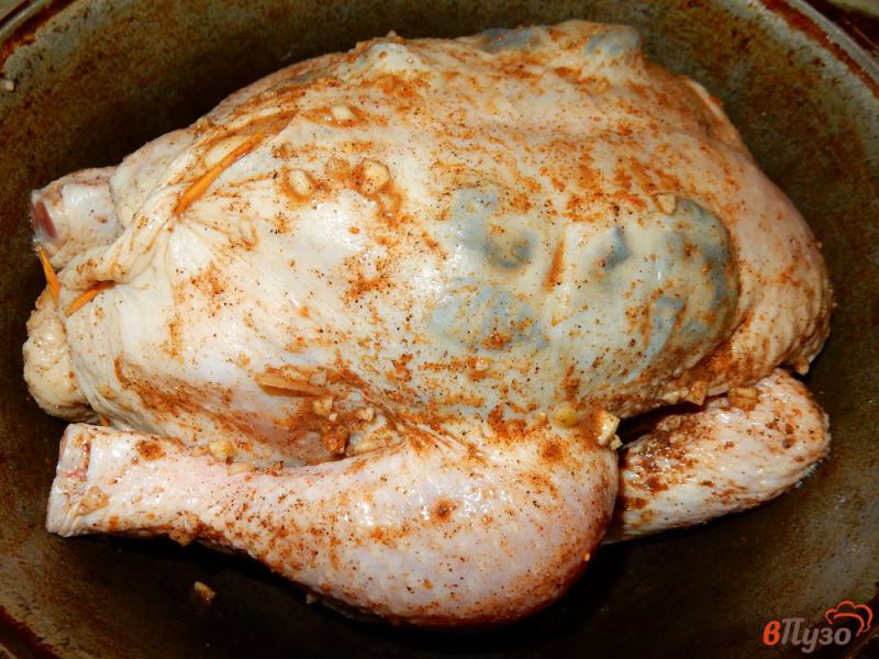 Фото приготовление рецепта: Курица с яблоками и черносливом шаг №6