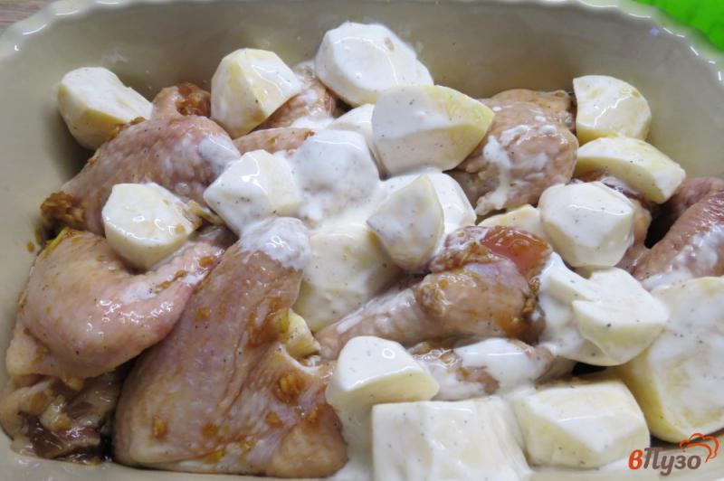 Фото приготовление рецепта: Куриные крылышки в соевом соусе с медом шаг №5