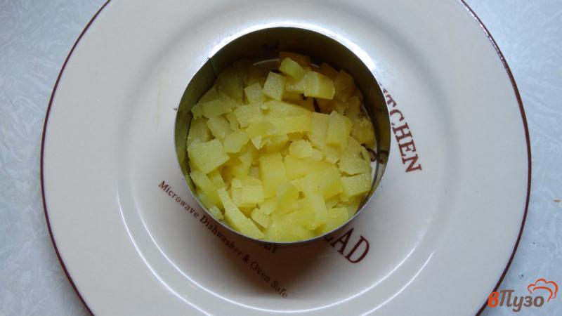 Фото приготовление рецепта: Салат с соленой семгой шаг №1