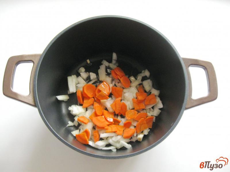 Фото приготовление рецепта: Картофель с капустой и грибами шаг №1