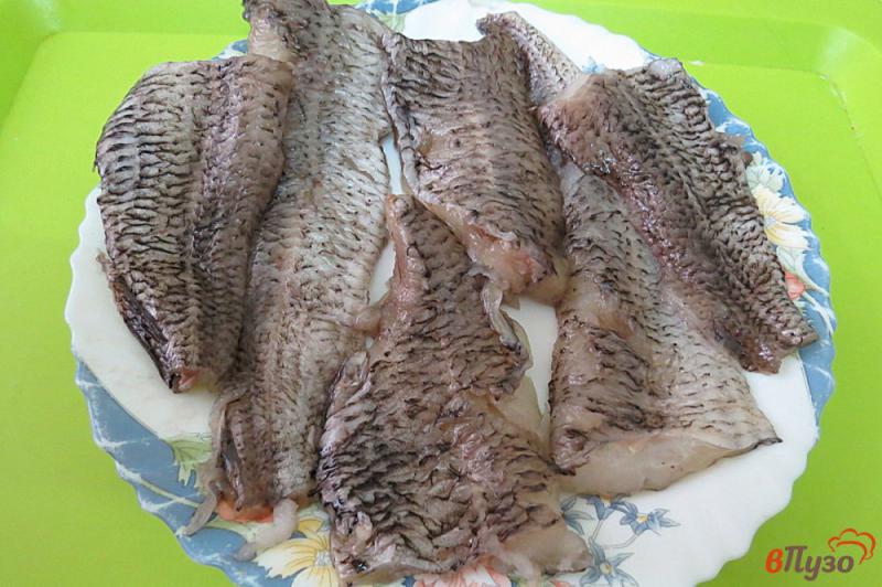 Фото приготовление рецепта: Рыба жареная в пергаменте шаг №2