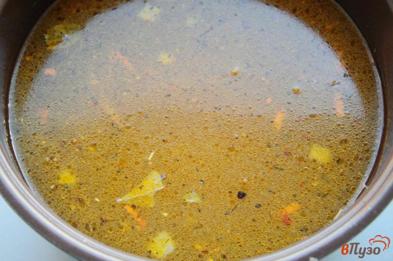 Фото приготовление рецепта: Суп с гречкой на мясном бульоне в мультиварке шаг №5
