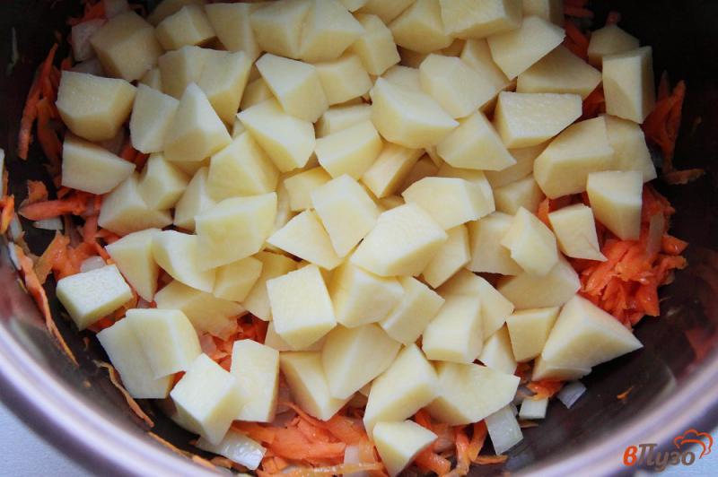 Фото приготовление рецепта: Суп с гречкой на мясном бульоне в мультиварке шаг №3