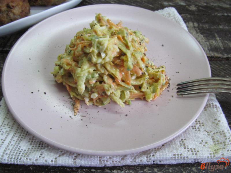 Фото приготовление рецепта: Салат из репы с яйцом шаг №4